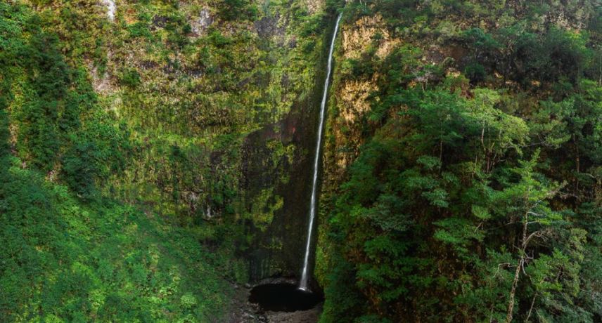 Caldeirão verde hike waterfall
